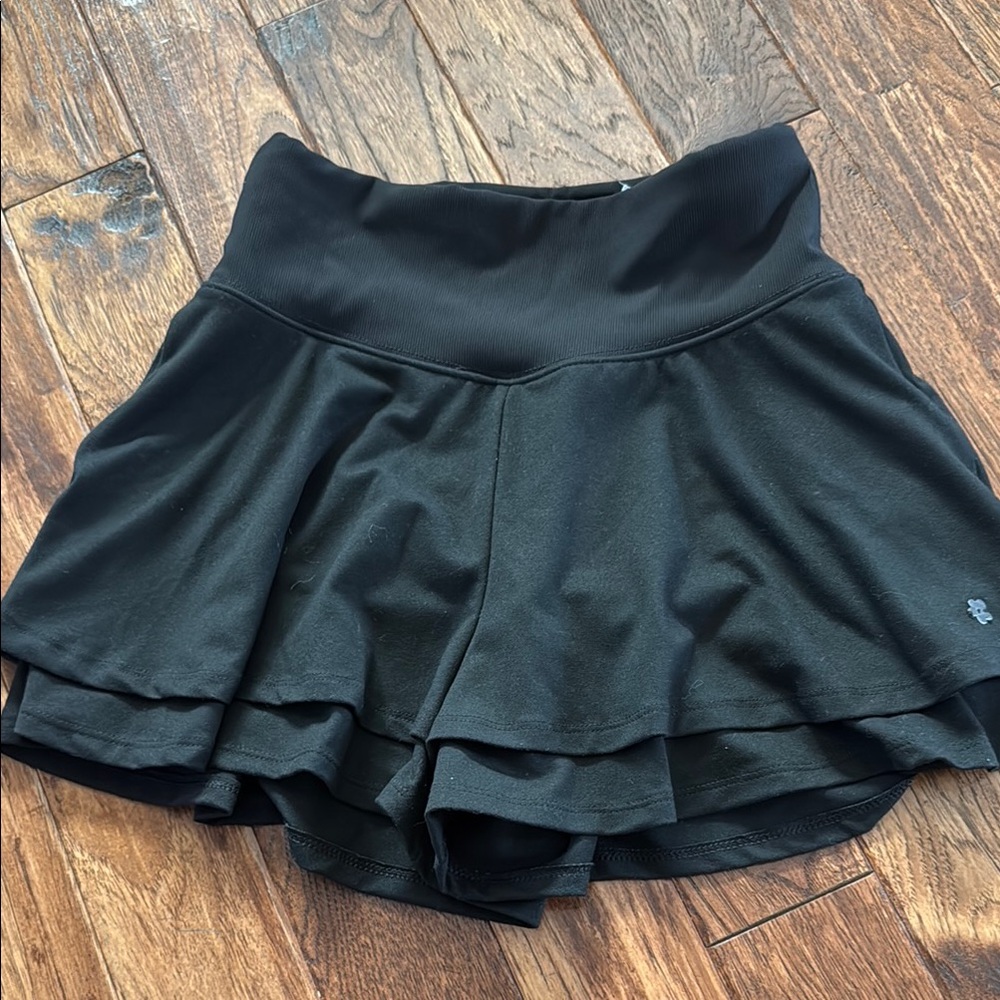 The limited too Black skirt L 12/14 NWOT